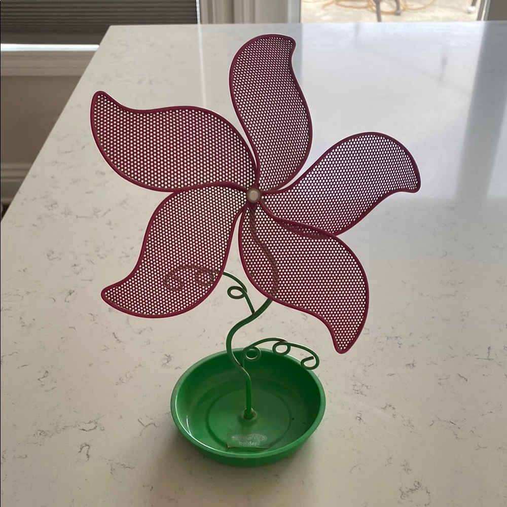 Flower jewelry holder